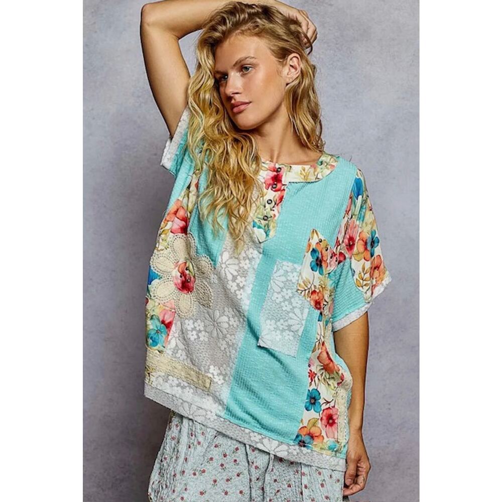 POL - Round Neck Short Sleeve Floral Knit Rib Top - Large - Picture 2 of 5
